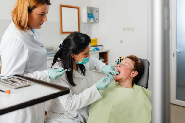 Best Emergency Treatment for Toothache in Germantown Hls, IL